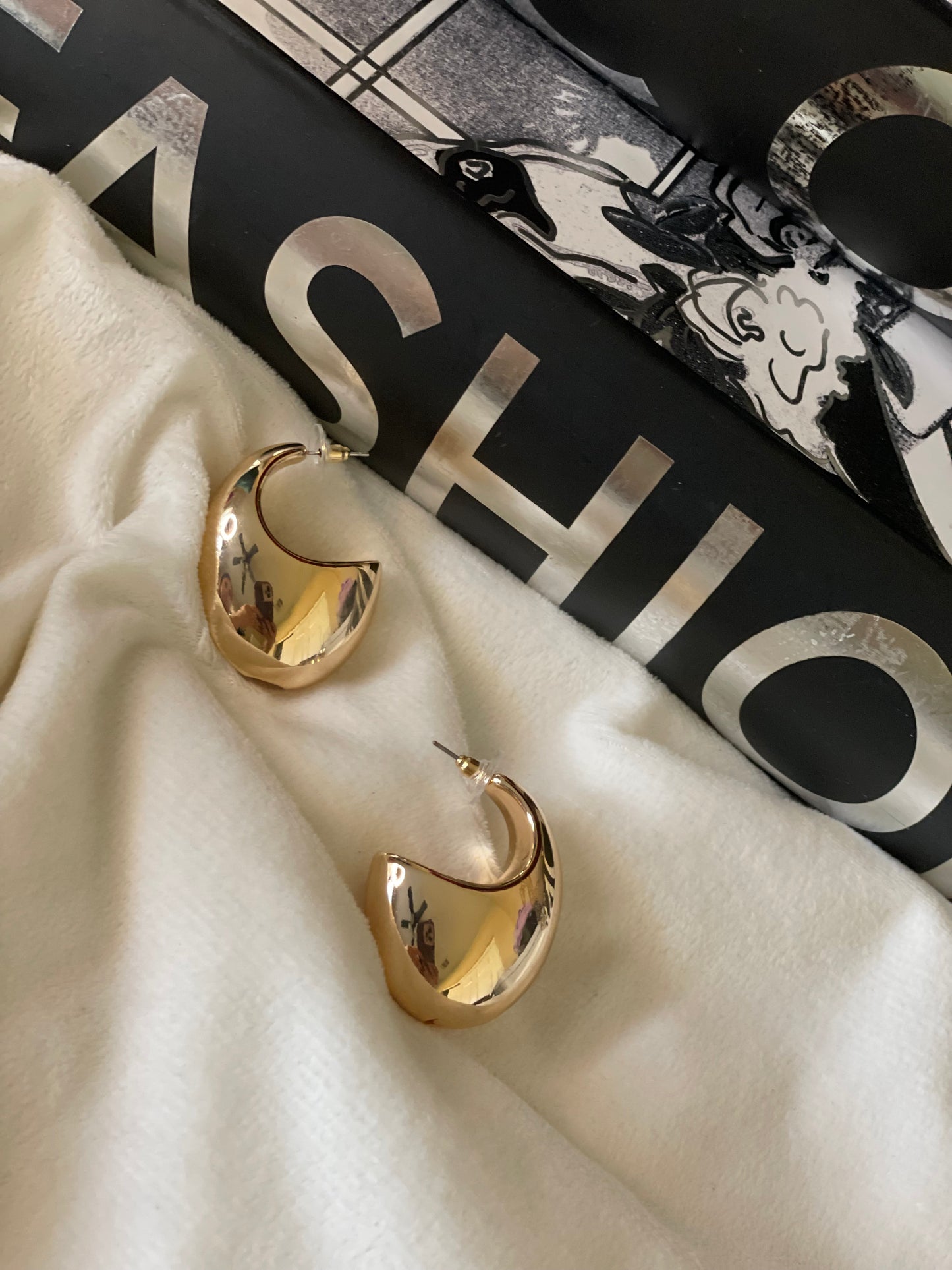 Luna Gold Hoop Earrings